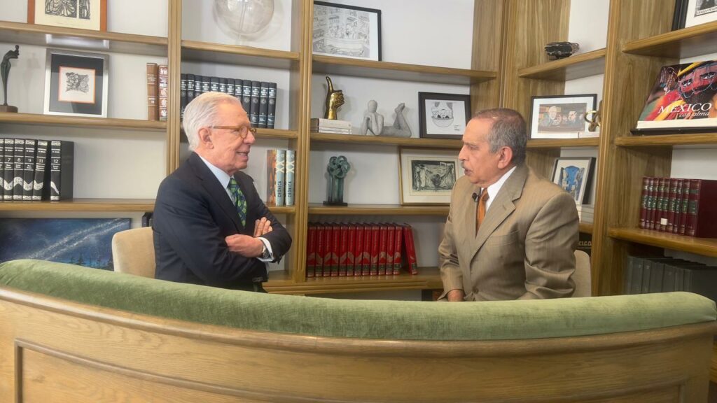 Joaquín Marín de do Pingüé (T6 cap. 12): De secretario de Educación ¿a comediante? Joaquín Marín de do Pingüé (T6 cap. 12): De secretario de Educación ¿a comediante?