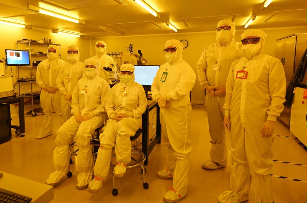 Elabora la UNAM dispositivos electrónicos y ópticos para tecnología cuántica - 2054-1024x677