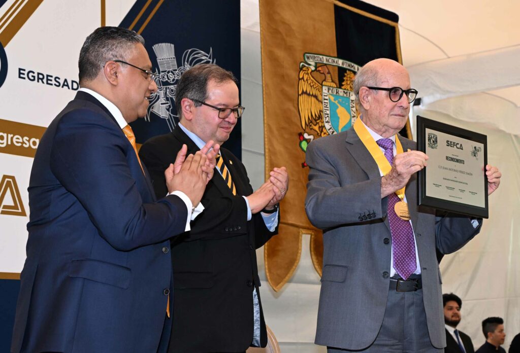 Juan Antonio Pérez Simón, un personaje extraordinario