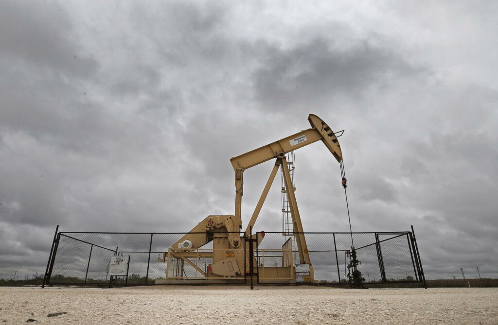 El petróleo de Texas se mantiene en 91 dólares pendiente de contactos entre EE.UU. e Irán