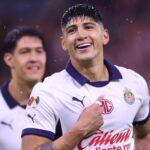 Chivas hace oficial la salida de Alan Pulido
