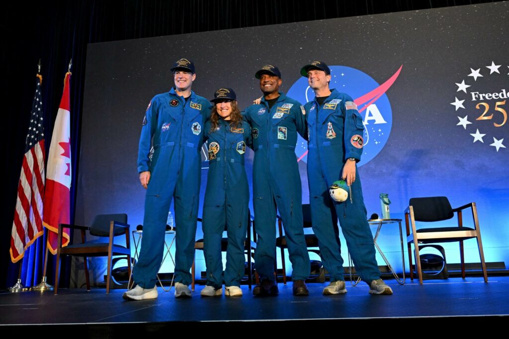 Entre aplausos, astronautas de Artemis II destacan su unión y aprecio por la Tierra