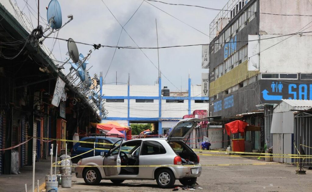 Ataque de falsos mariachis en mercado de Puebla, por disputa de grupos delictivos