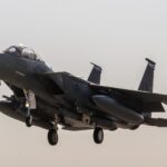 Irán derriba un caza de Estados Unidos; buscan a dos tripulantes