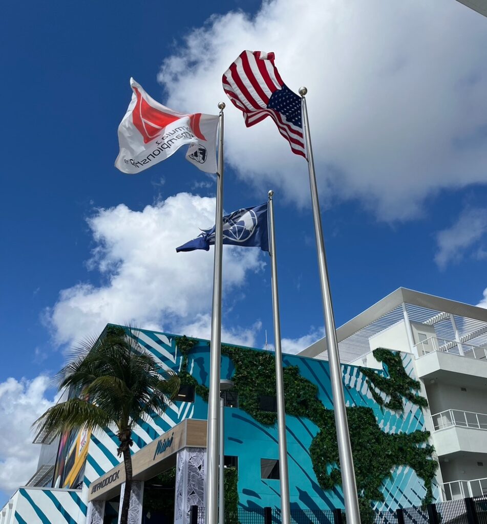 Propuestas para modificar el reglamento de F1 2026 - banderas-miami-f1-951x1024