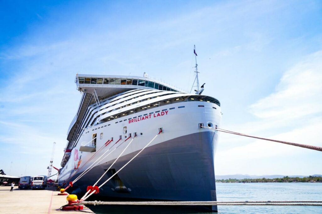 Recibe Mazatlán a más de 9 mil turistas internacionales en tres días