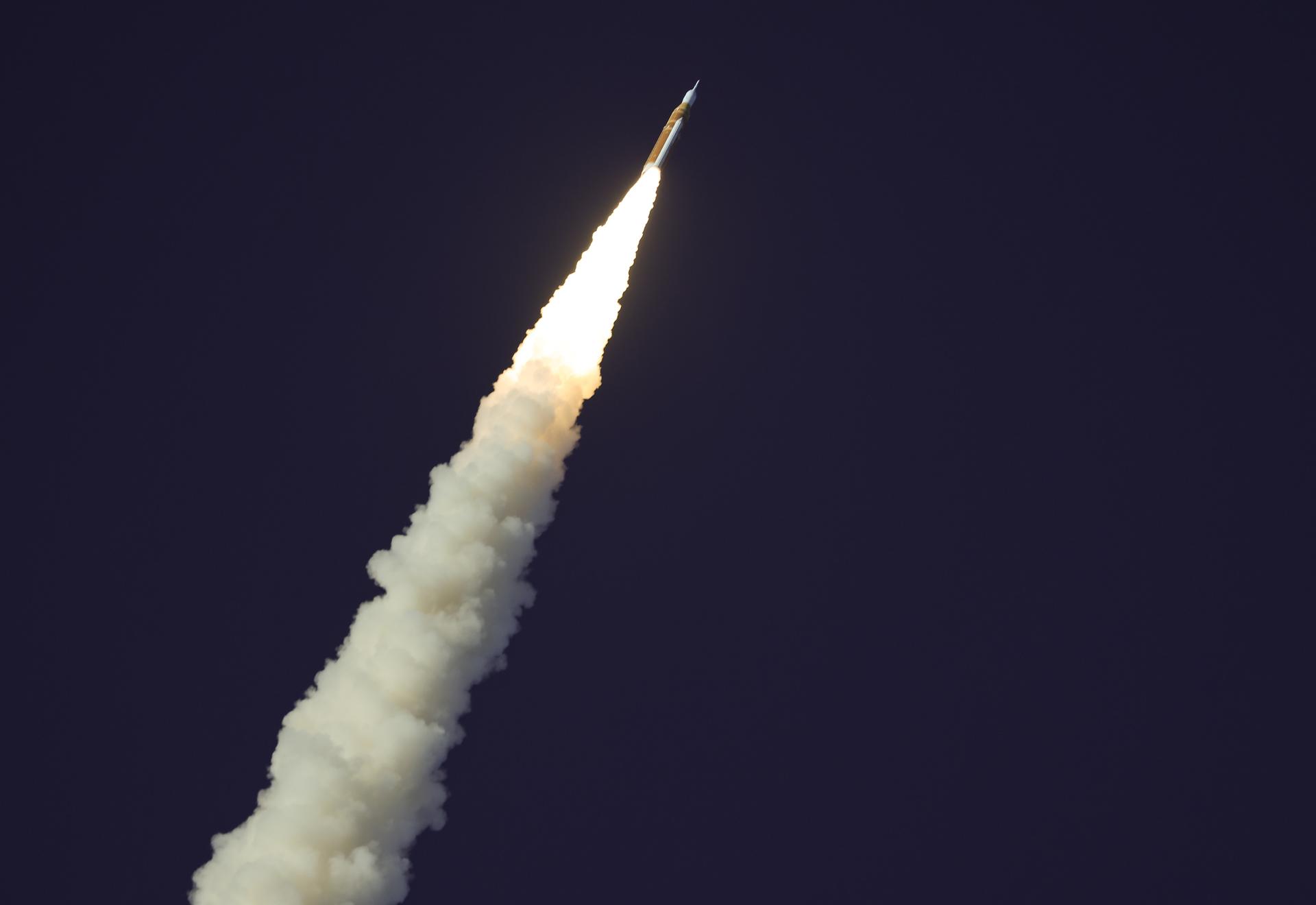 Nombres de 52 mexicanos víctimas de desaparición viajan al espacio en la misión Artemis II