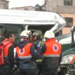 Tráiler choca contra transporte público en la México-Puebla; un pasajero resultó prensado