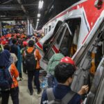 Choque de trenes en Indonesia deja 15 mujeres muertas