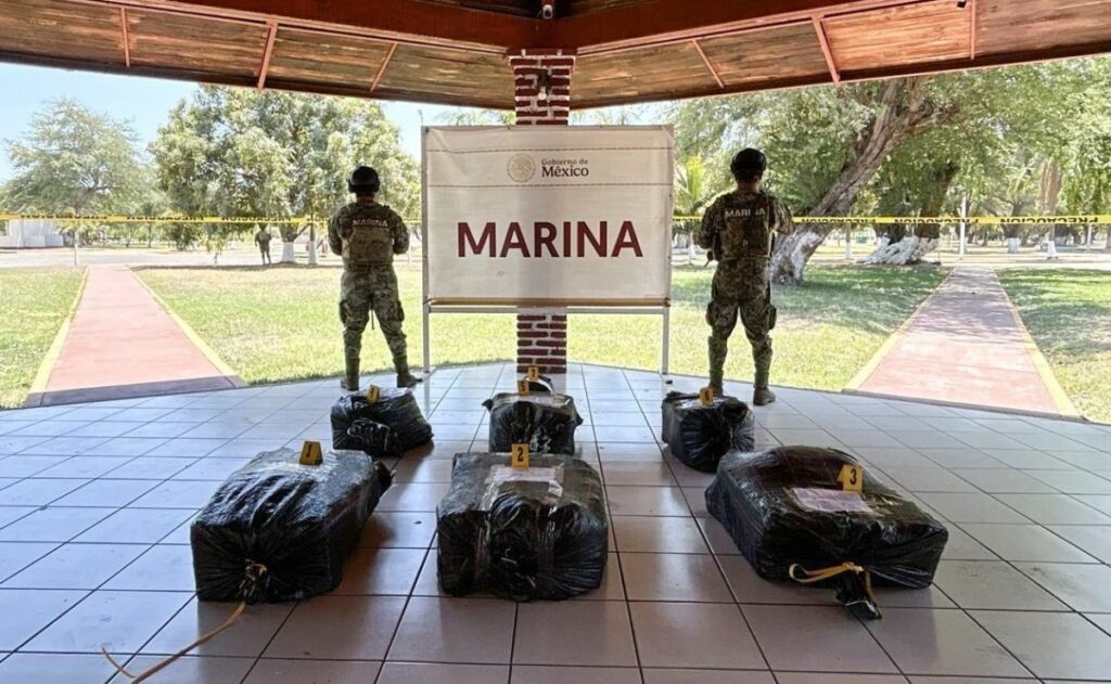 Marina incauta 56 mdp de cocaína en costas de Michoacán