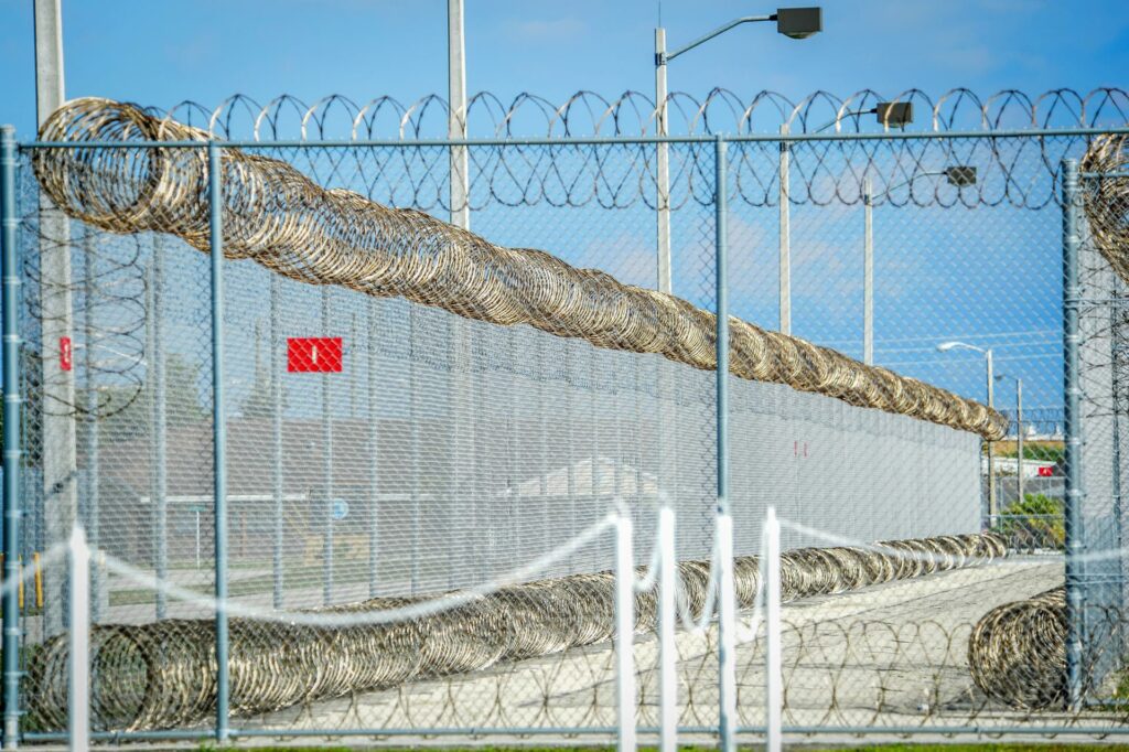 Reportan la muerte de otro migrante mexicano bajo custodia del ICE - df21e7b629ae2e398ae70d4bacbbb9a960aa9f65w-1024x682