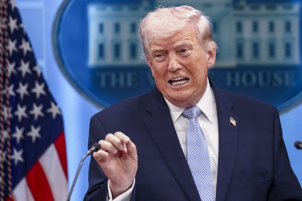 Trump afirma estar preparado para lanzar un duro ataque contra Irán si fracasa diálogo