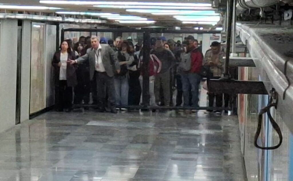 Metro CDMX, con dosificación de usuarios en 7 líneas