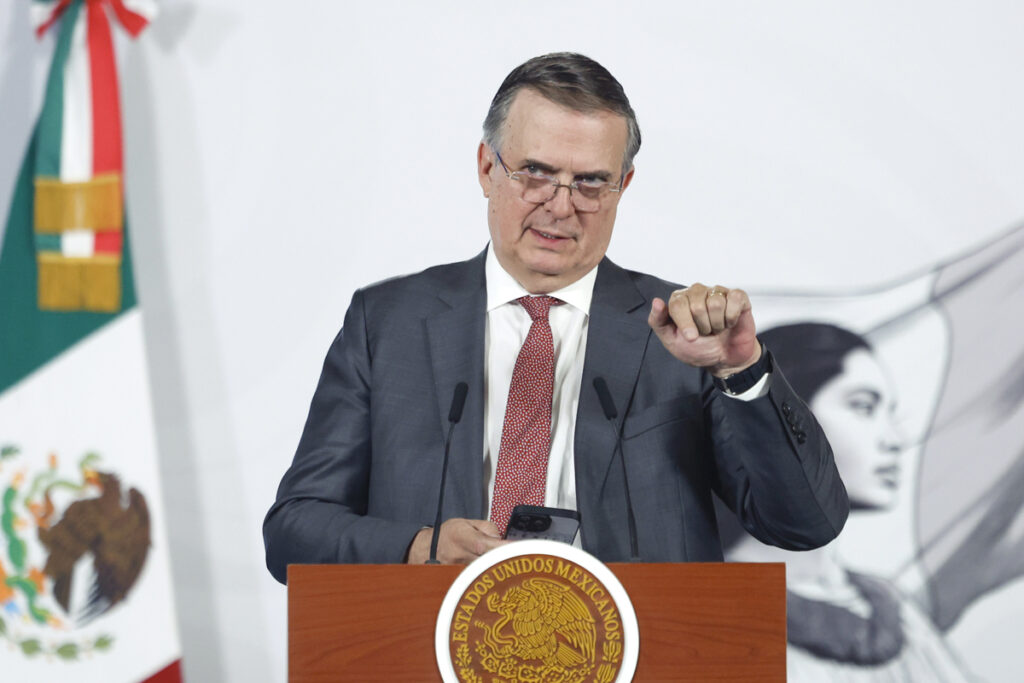 Producir más y sustituir importaciones, la apuesta de México: Ebrard