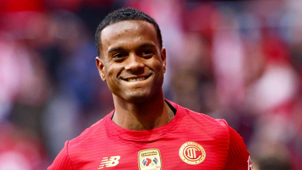 El brasileño Helinho recibe tres partidos de suspensión y una multa en el fútbol