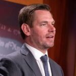 El demócrata Eric Swalwell renuncia al Congreso de EE.UU. tras denuncias de abuso sexual