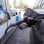 El precio de la gasolina en EE.UU. sigue al alza y se sitúa en 4.10 dólares por galón