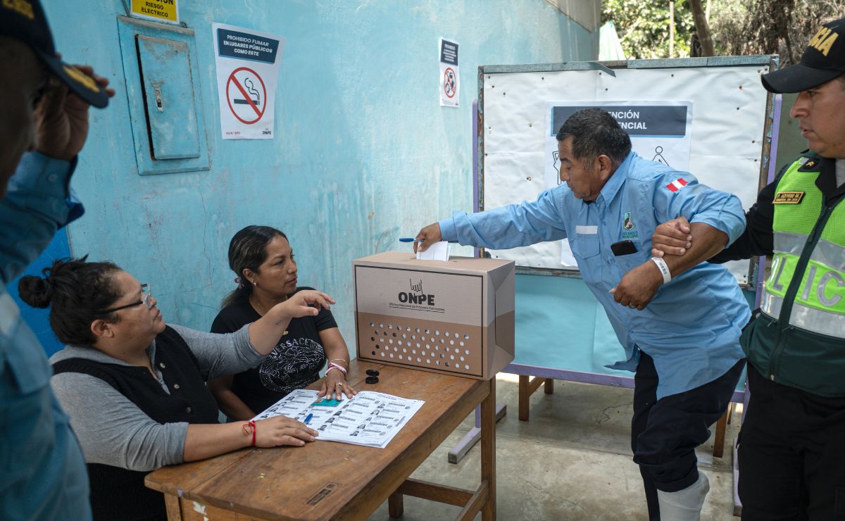 Rechazan convocar a elecciones complementarias en Perú