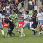 Suspenden 13 juegos al portero Esteban Andrada por agresión en España