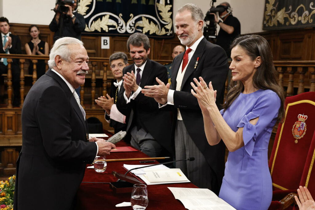 Mexicano Gonzalo Celorio recibe el Premio Cervantes 2025