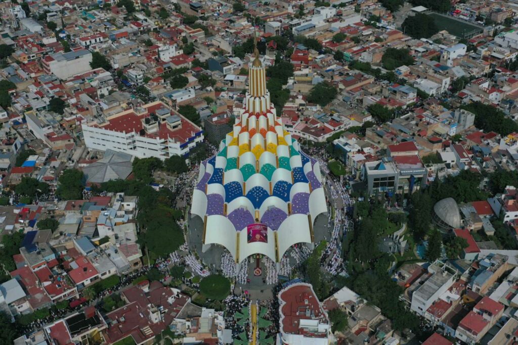 Víctimas de La Luz del Mundo denuncian “pacto de impunidad” en México; exigen justicia a las autoridades por abusos