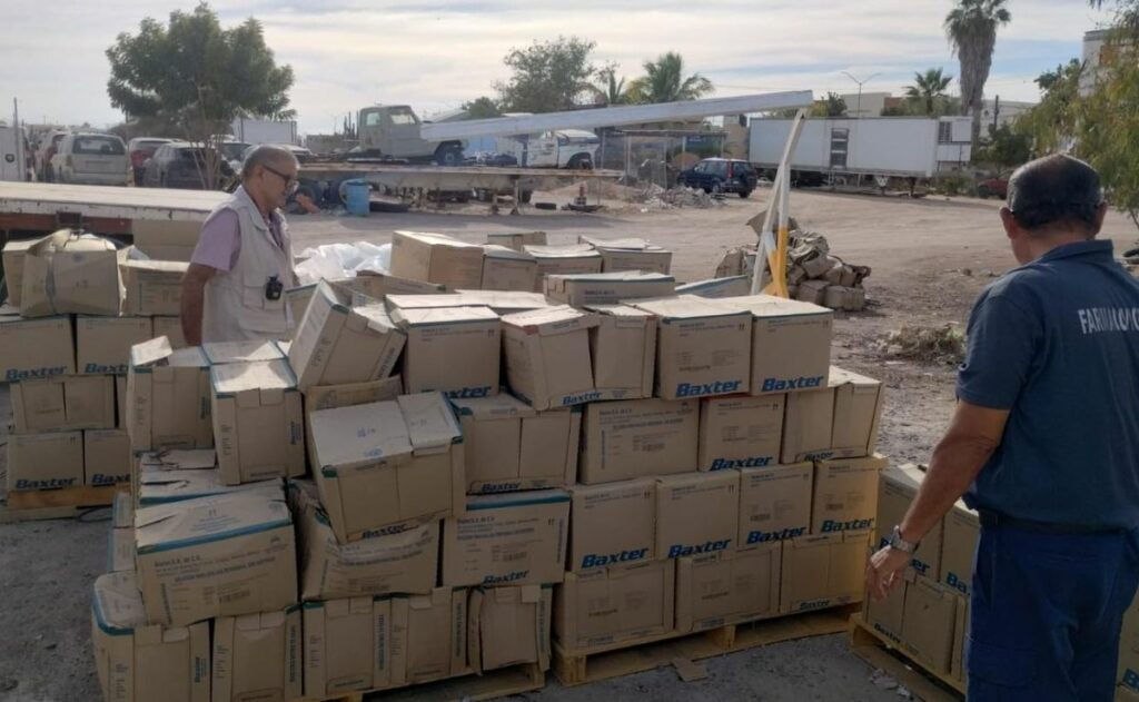 Abandonan insumos médicos en estacionamiento de La Paz, BCS