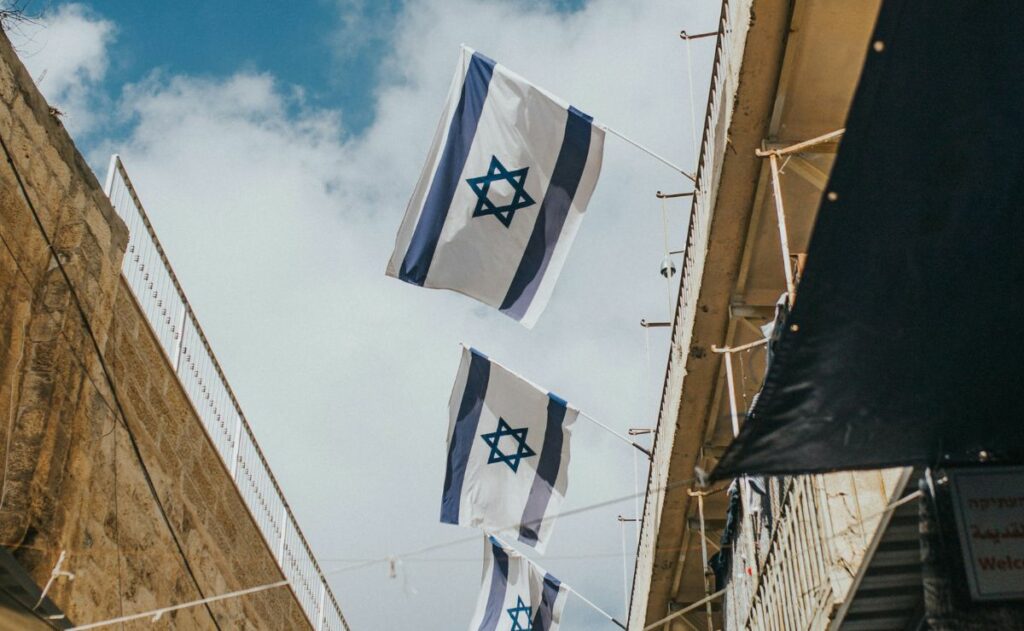 Inicia la Pascua o Pésaj para el pueblo judío con el constante sonido de sirenas en el centro de Israel