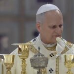 León XIV lamenta una humanidad “de rodillas” por tanta brutalidad en misa de Cena del Señor