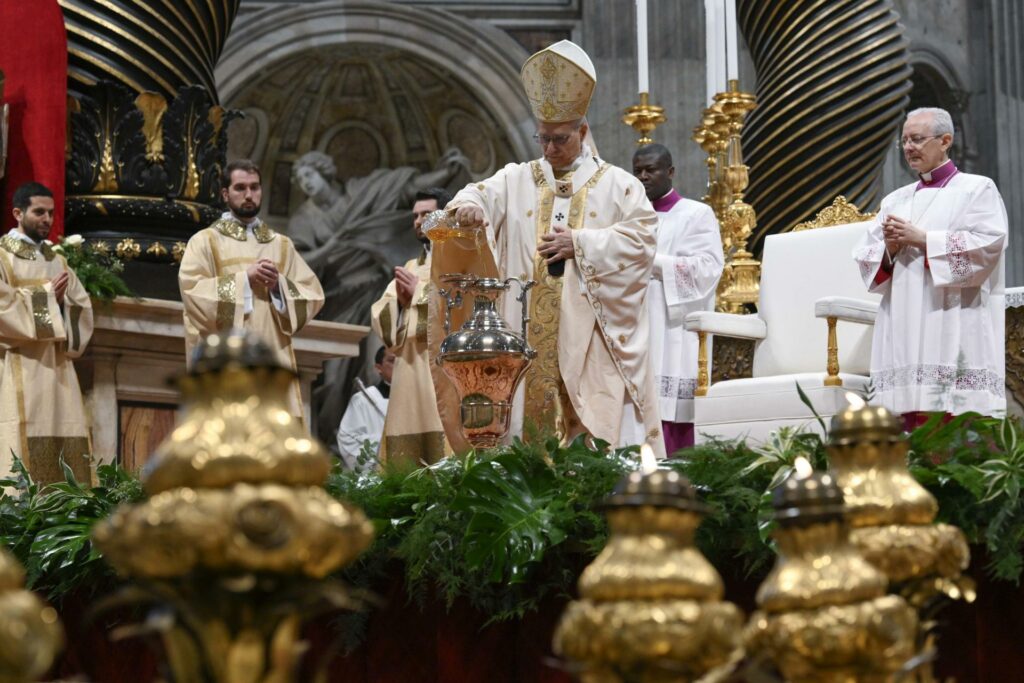 León XIV celebra Misa Crismal de Jueves Santo; aboga por una Iglesia alejada de la prepotencia