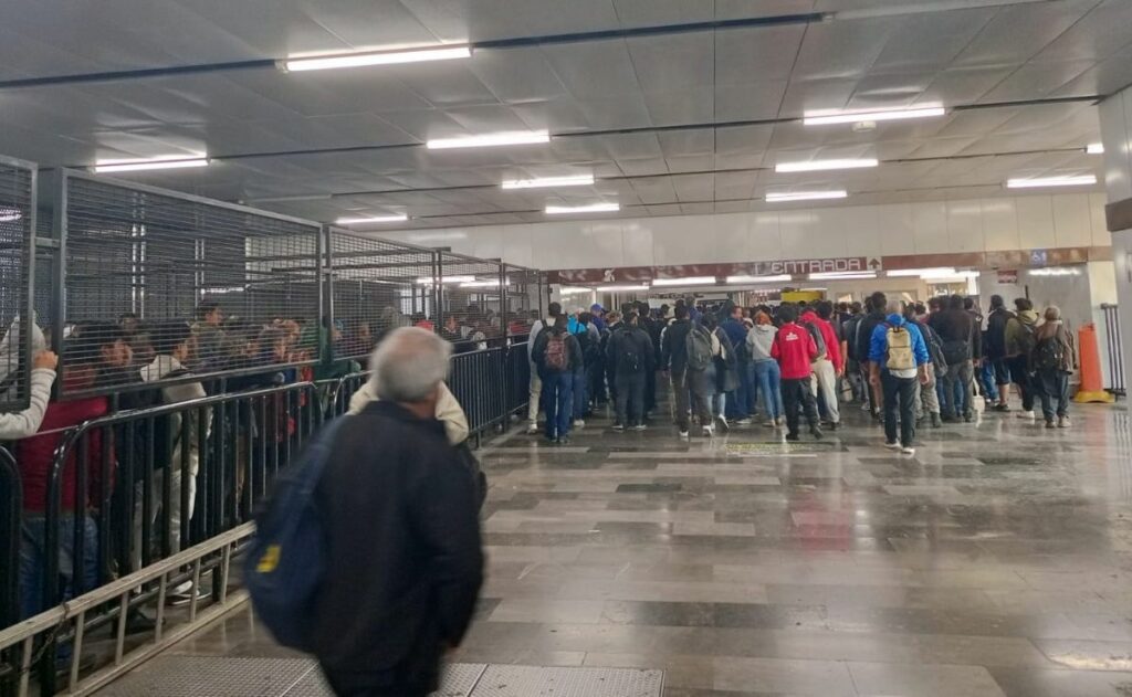 Metro CDMX, con dosificación de usuarios por alta afluencia