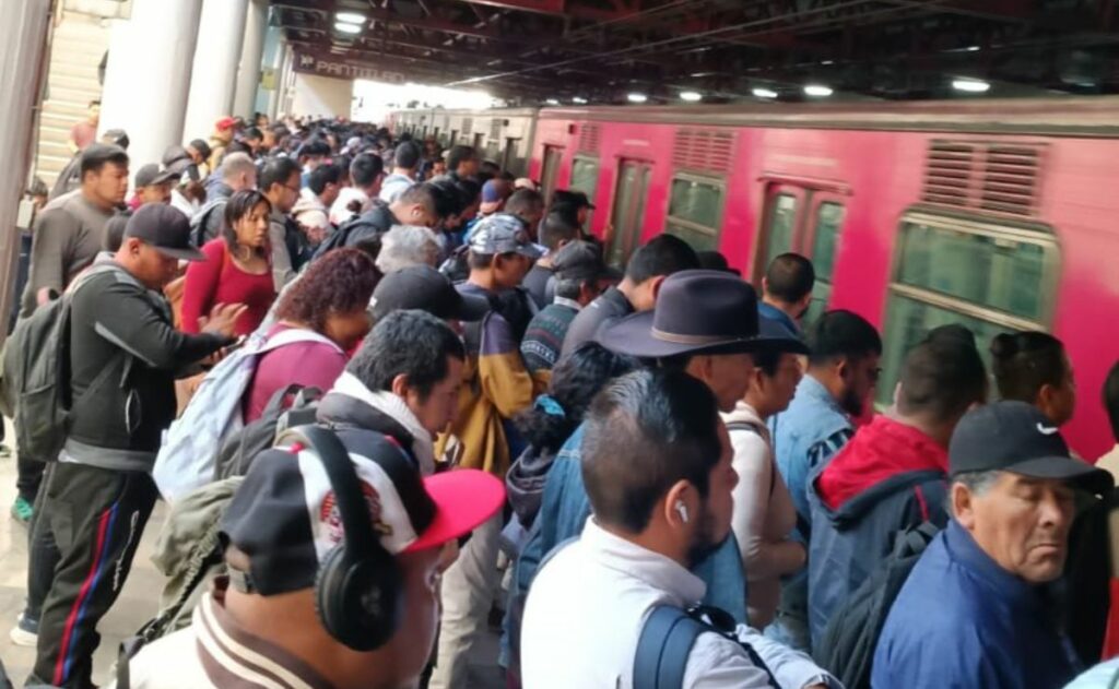 Metro CDMX advierte afluencia moderada en 9 líneas