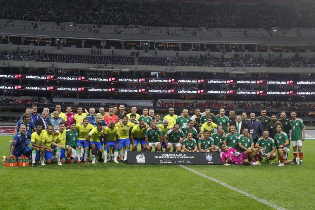 México derrota a Brasil en el partido de leyendas - mexico-derrota-a-brasil-en-el-partido-de-leyendas-1024x683