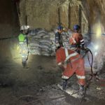 Avanzan labores de seguridad estructural para rescate de trabajadores en mina Santa Fe, Sinaloa