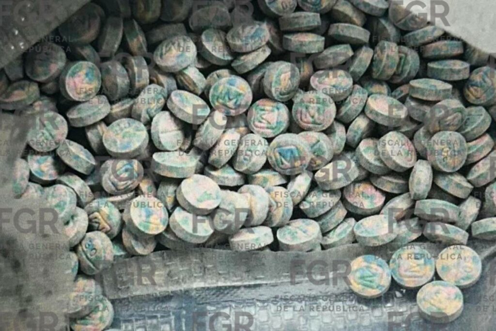 Dan prisión preventiva a mujer detenida con más de cinco mil pastillas de fentanilo en Sinaloa