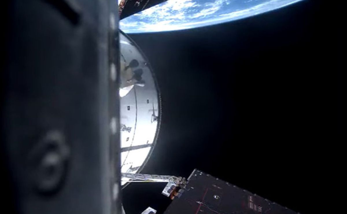 Astronautas de Artemis II orbitan la Tierra en su primer día de misión