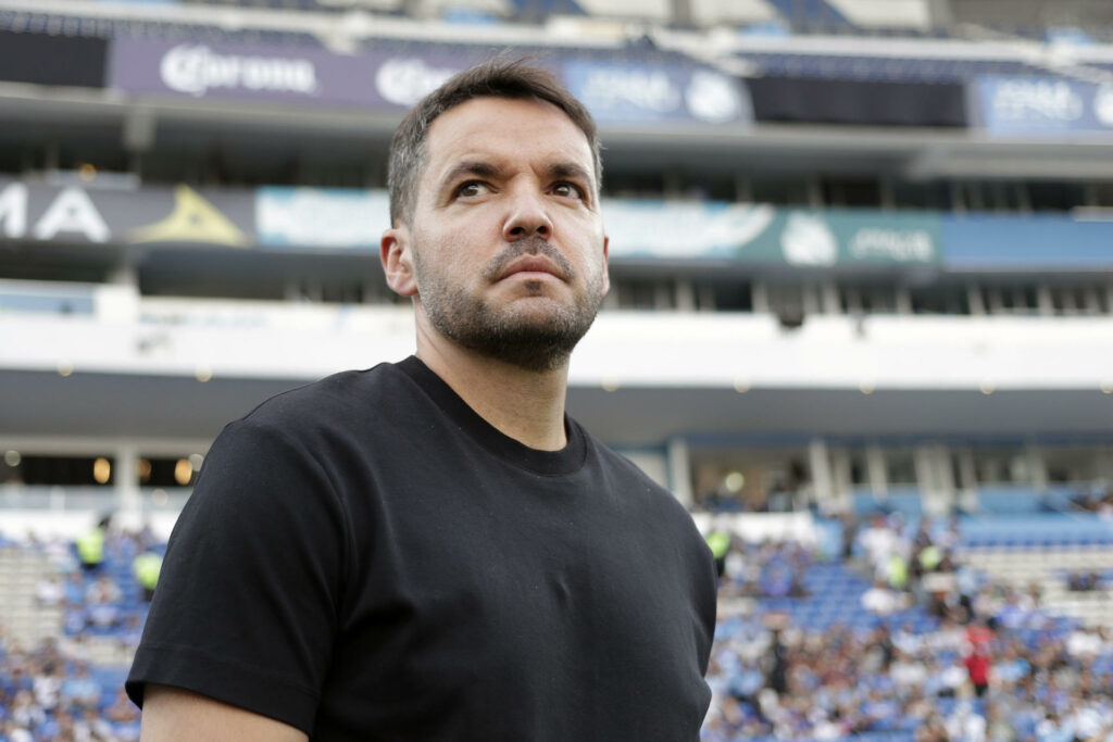 Cruz Azul despide a Nicolás Larcamón, a días de encarar la Liguilla