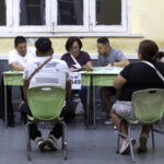 Perú extiende votación al lunes en mesas que no abrieron por falta de material electoral