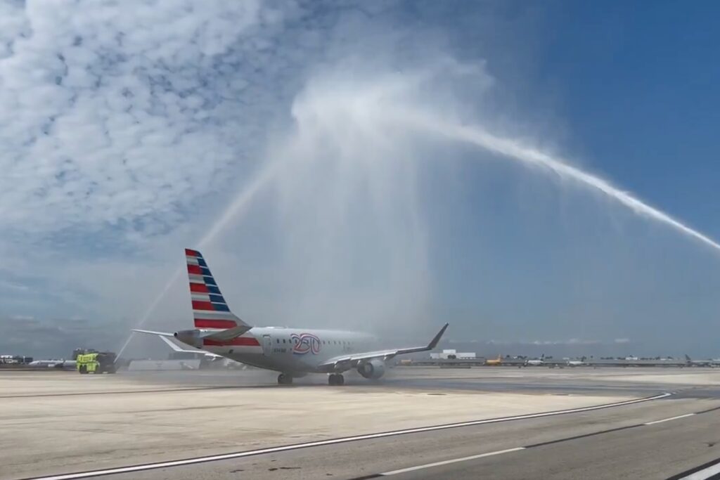 Aterriza en Venezuela el primer vuelo comercial directo de EE.UU. tras 7 años de suspensión