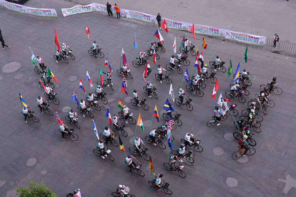 Protestan contra “limpieza social” por ciclovía en CDMX rumbo al Mundial