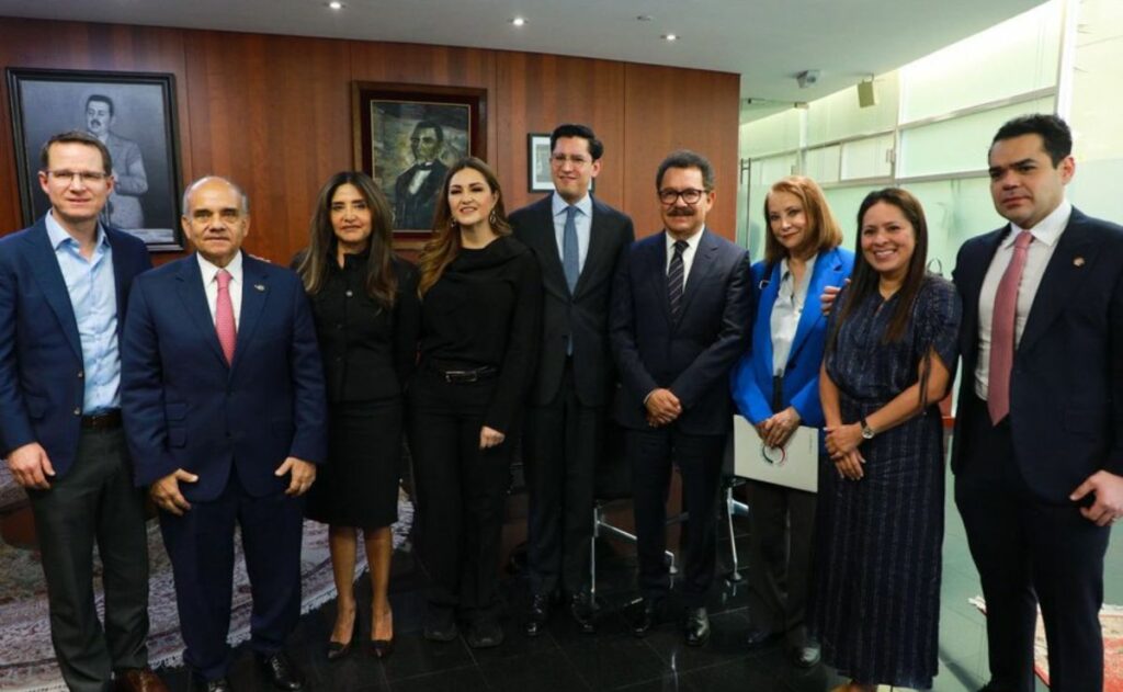 Roberto Velasco se reúne con Jucopo del Senado previo a su ratificación como canciller