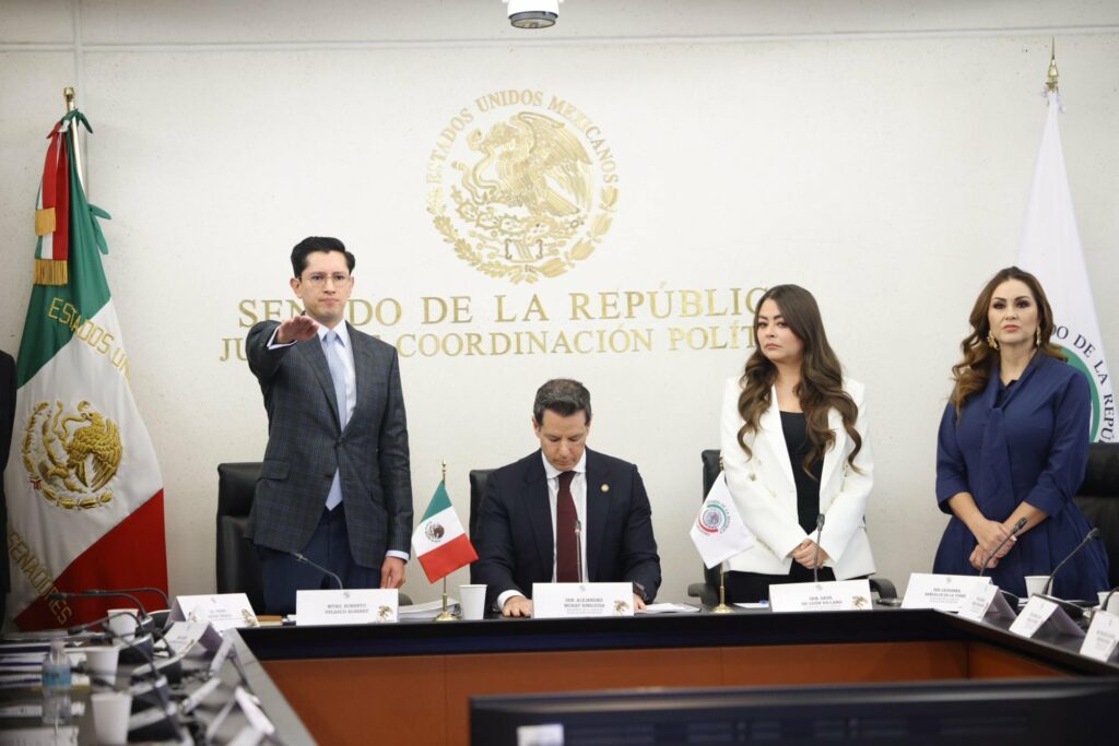 Roberto Velasco comparece ante comisión del Senado para su ratificación en SRE