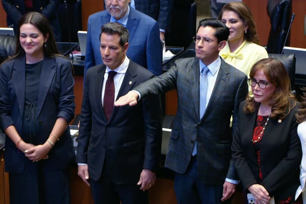 Roberto Velasco toma protesta como nuevo titular de SRE