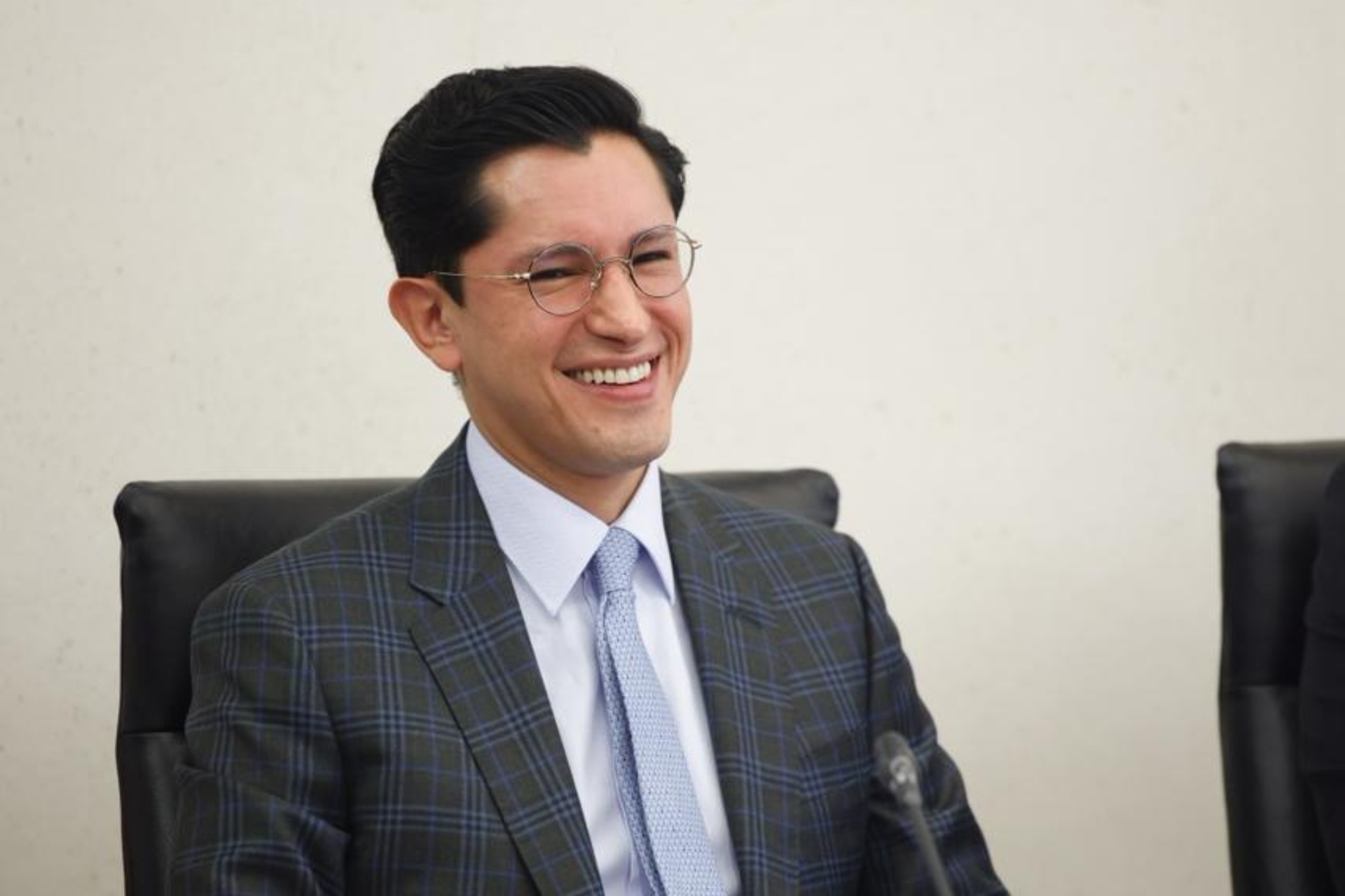 Comisión del Senado ratifica a Roberto Velasco como nuevo titular de SRE