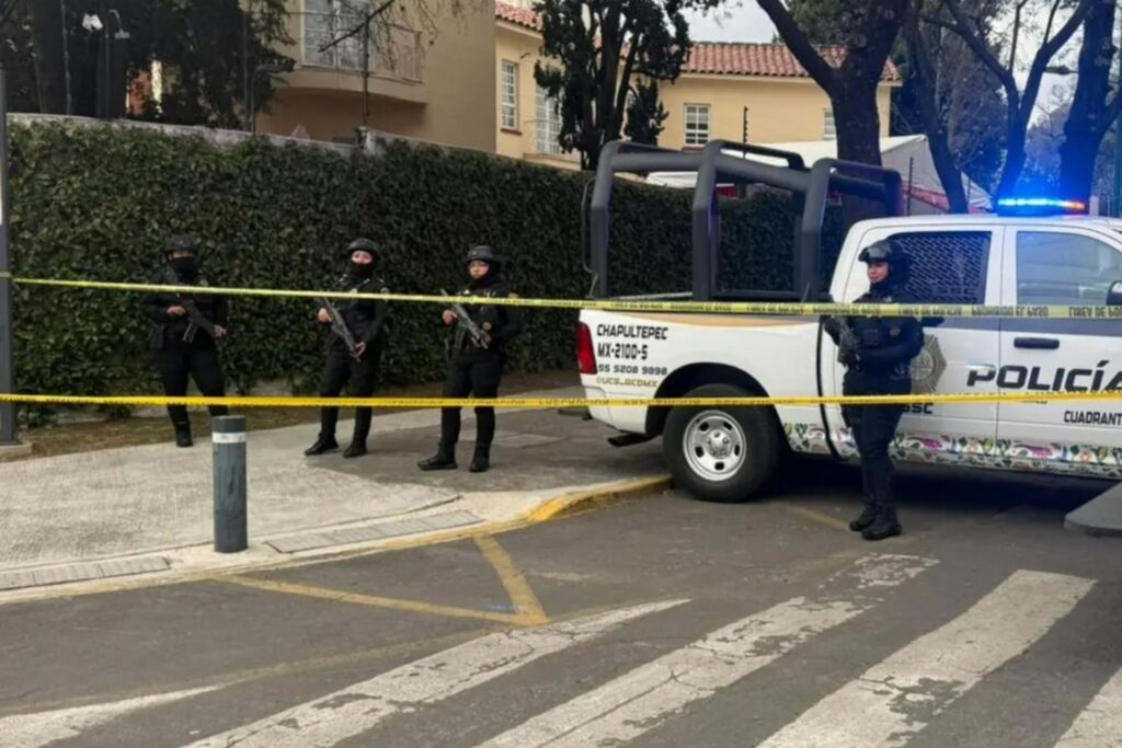 Frustran robo a casa en Lomas de Chapultepec, CDMX; hay un abatido