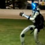 “Edward Warchocki”, el robot humanoide que asombra a Polonia con sus interacciones