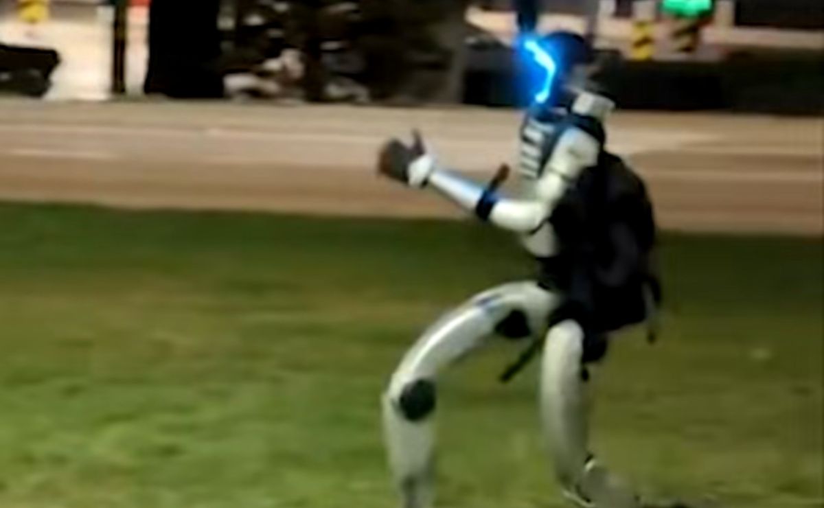 “Edward Warchocki”, el robot humanoide que asombra a Polonia con sus interacciones