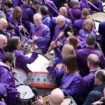 Miles de tambores y bombos rompen el silencio en el Viernes Santo en España