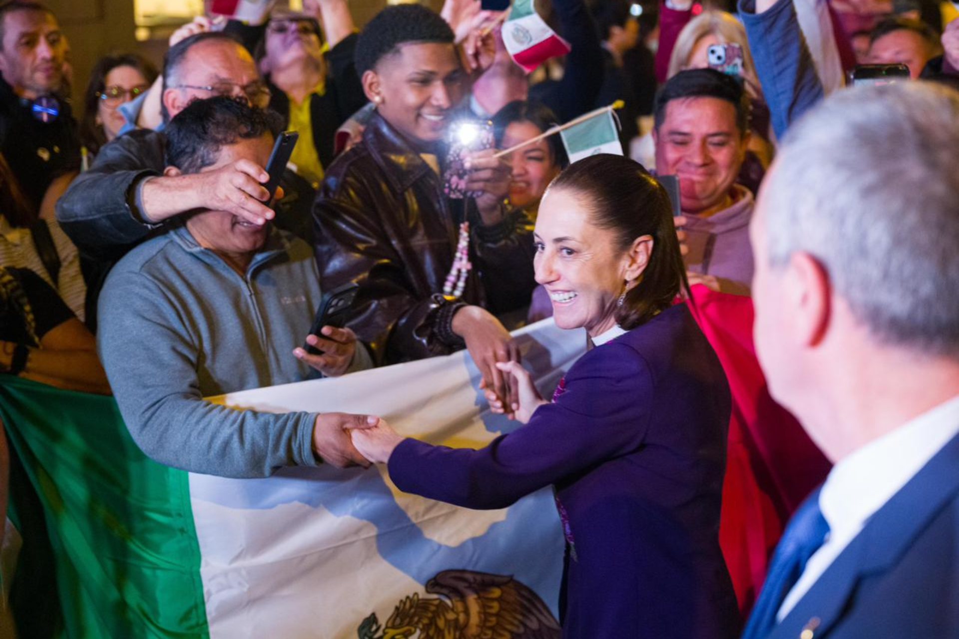 Sheinbaum llega a España; así fue recibida en Barcelona