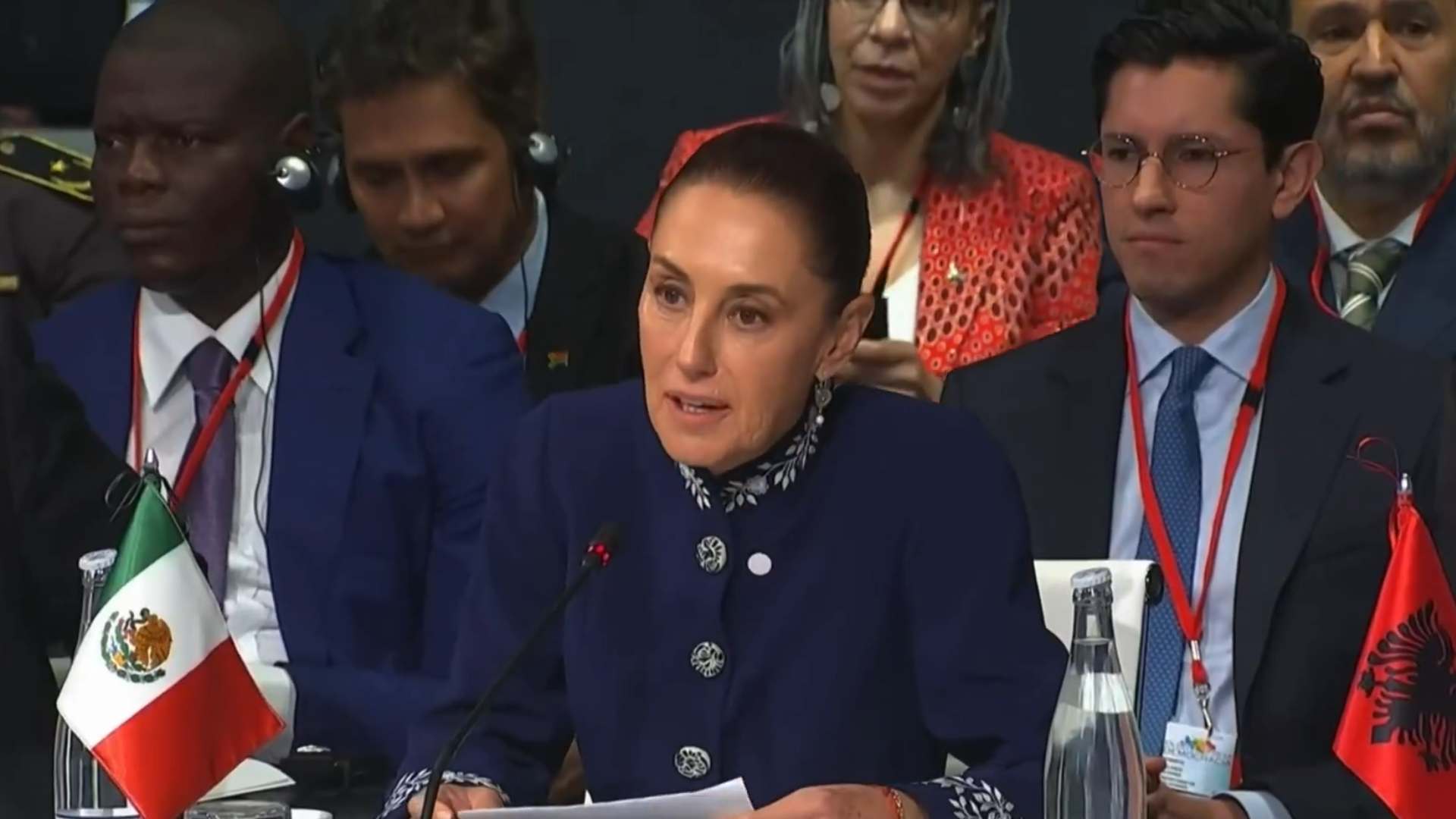 Sheinbaum propone a México como sede de la Cumbre en Defensa de la Democracia en 2027