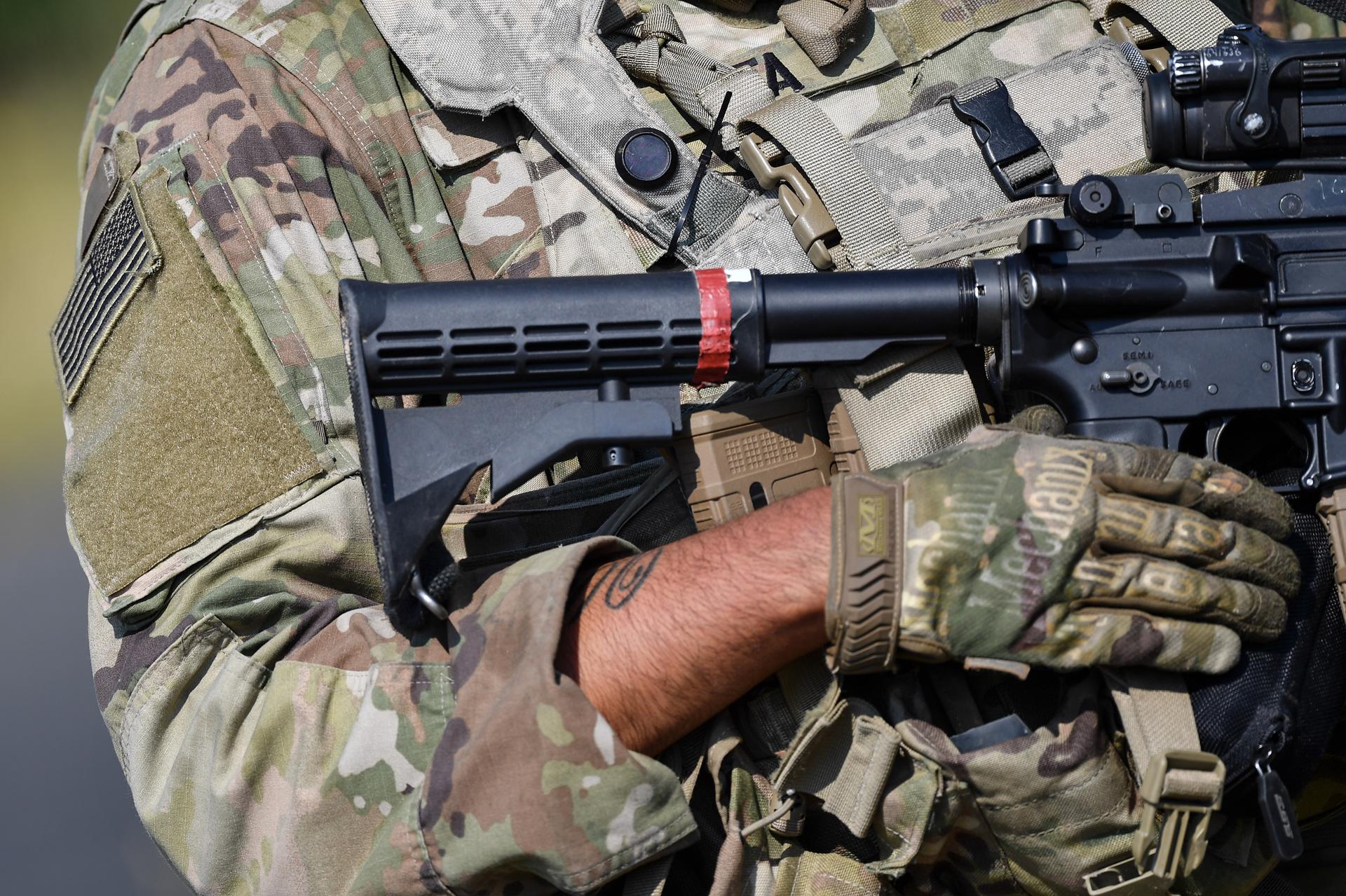 EE.UU. envía miles de soldados más a Medio Oriente, mientras Trump ve cerca el fin de la guerra